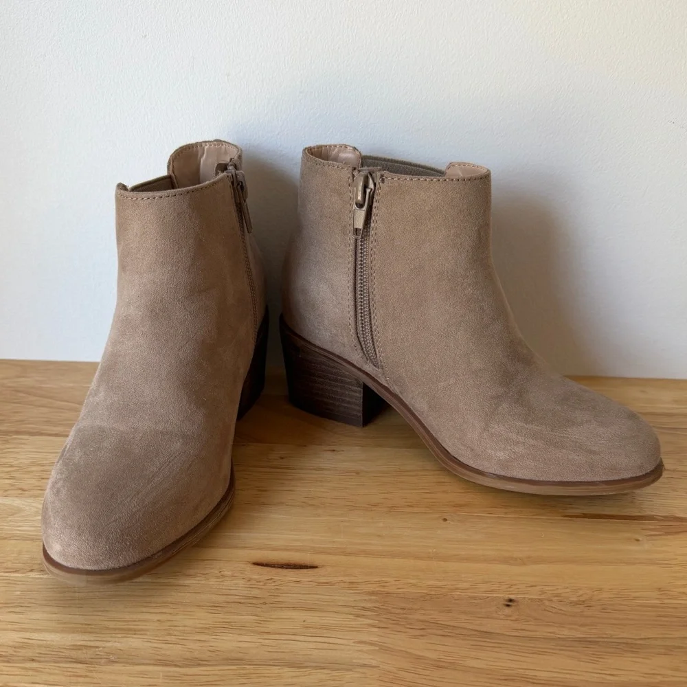 Girls boots / shoes, size 13